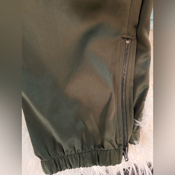 Time and Tru Green Cargo Pants - Picture 5 of 6